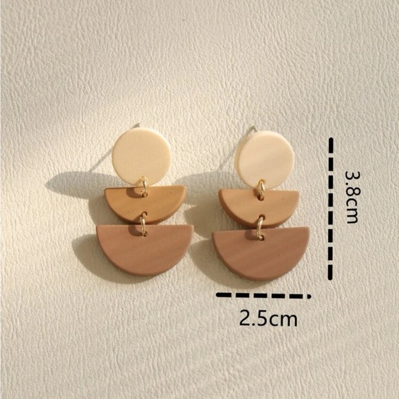 Geometric neutral drop earrings - Picture 3 of 9
